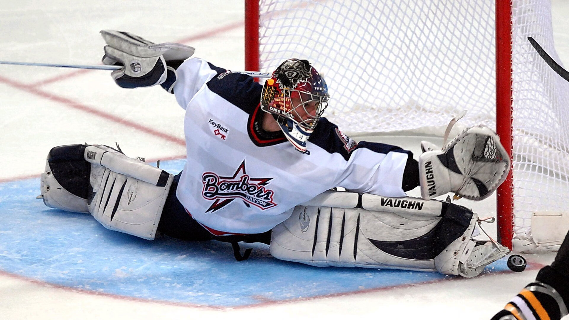 _天幕足球：空中激战点亮夜空_，天幕玩法