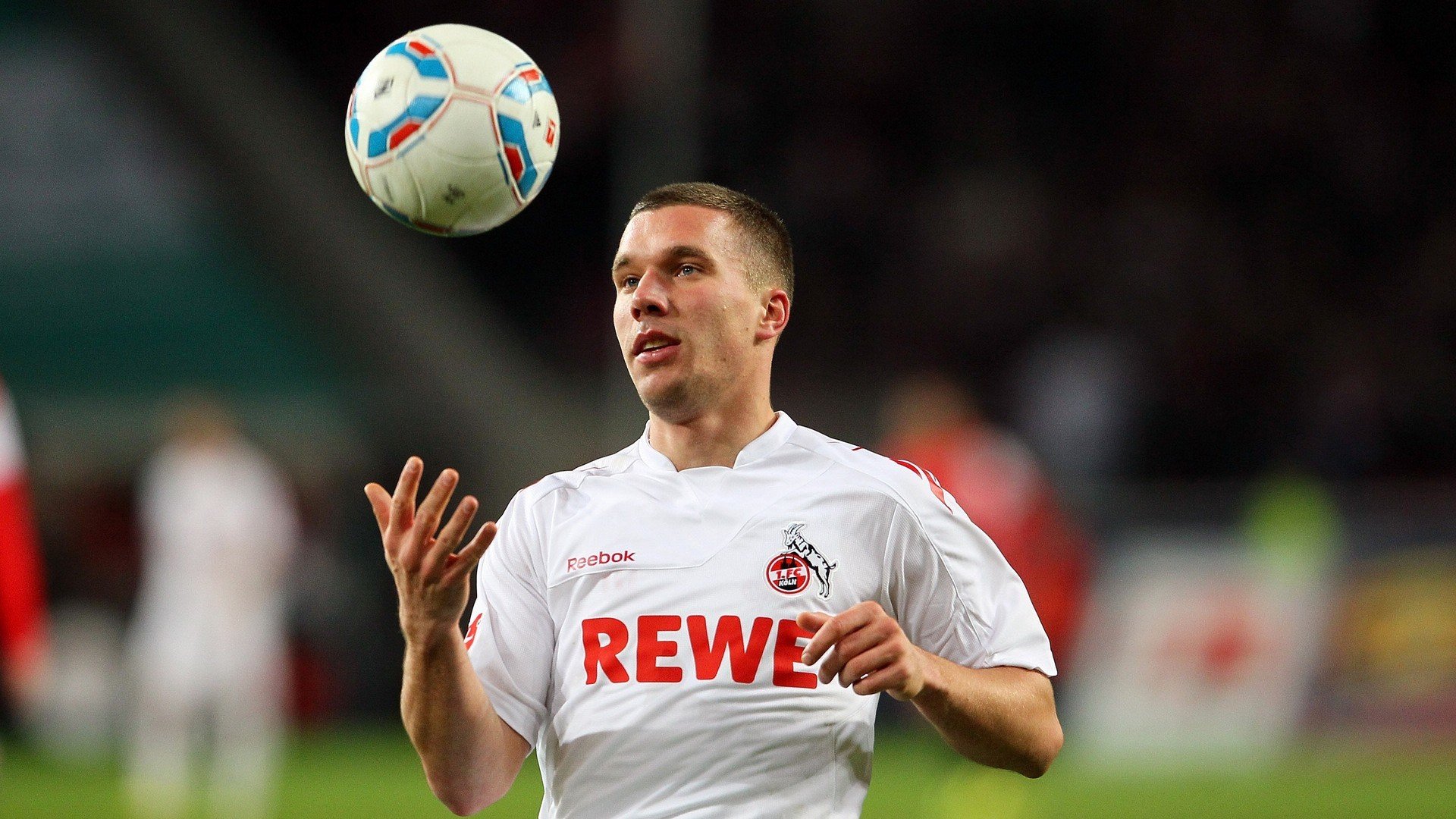 德甲创新战术不断推陈出新，精彩片段频频出现，德甲最佳新人